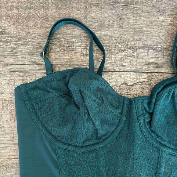 • NWT! [Victoria’s Secret] Boustier • - Picture 3 of 11